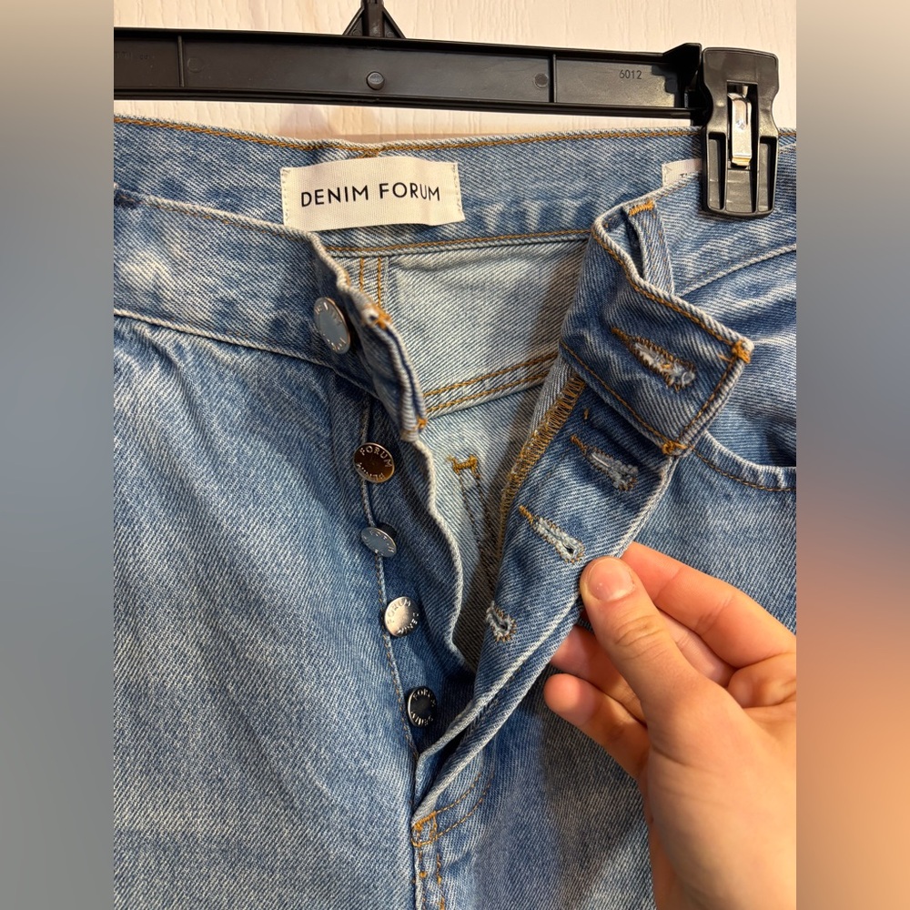 Aritzia Denim Forum 90s Low Rise Barrel Button Fly Cotton Blue Jeans Size 28 - Picture 11 of 16